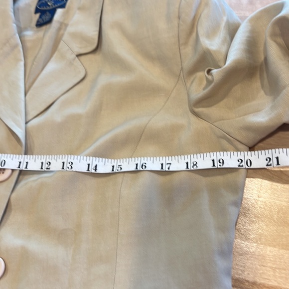 Vintage Silk and Linen Chelsea Cambell tan suit jacket and skirt - Picture 15 of 16